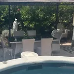 Tres Beau Lumineux Dans Avec Piscine 아파트 *