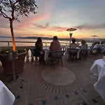 아파트 Tres Beau Lumineux Dans Avec Piscine