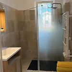아파트 Tres Beau Lumineux Dans Avec Piscine