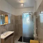 Tres Beau Lumineux Dans Avec Piscine 아파트 주앙레핑