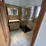 Tres Beau Lumineux Dans Avec Piscine 아파트 *