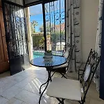 아파트 Tres Beau Lumineux Dans Avec Piscine