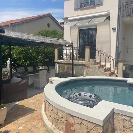 Tres Beau Lumineux Dans Avec Piscine Appartement *