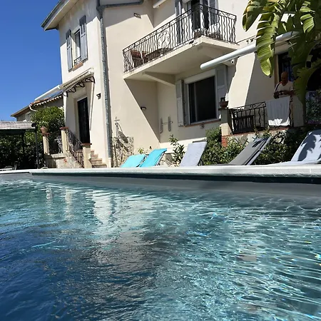 Apartment Tres Beau Lumineux Dans Avec Piscine Juan-les-Pins