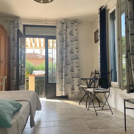 Tres Beau Lumineux Dans Avec Piscine Juan-les-Pins