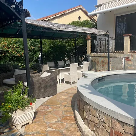 Tres Beau Lumineux Dans Avec Piscine Juan-les-Pins