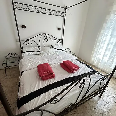 2p Dans * Juan-les-Pins